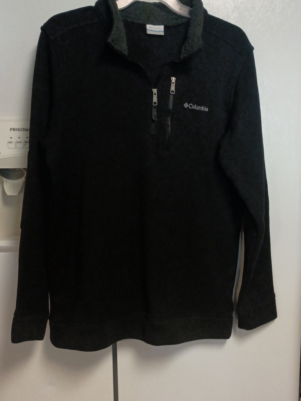 Columbia Men’s Dark Gray Half-Zip Fleece Pullover. Men's Size XL